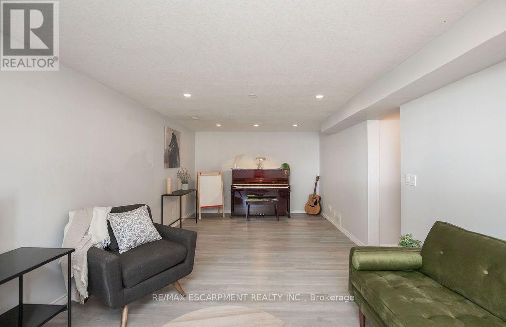 57 Valery Court, Hamilton, Ontario L9C 2W2 - Photo 47 - X13724364