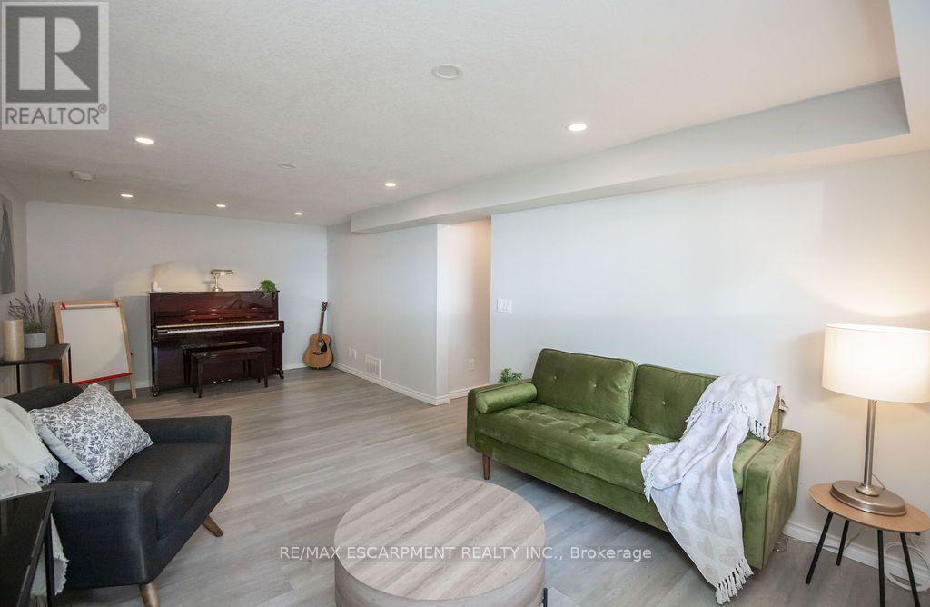 57 Valery Court, Hamilton, Ontario L9C 2W2 - Photo 48 - X13724364