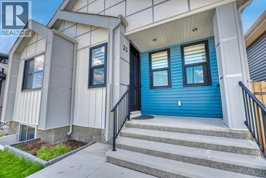 33 Lucas Rise NW, Calgary, Alberta  T3P 1N3 - Photo 3 - A2322455