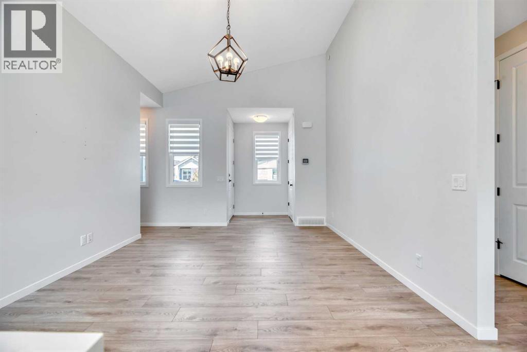 33 Lucas Rise NW, Calgary, Alberta  T3P 1N3 - Photo 14 - A2322455
