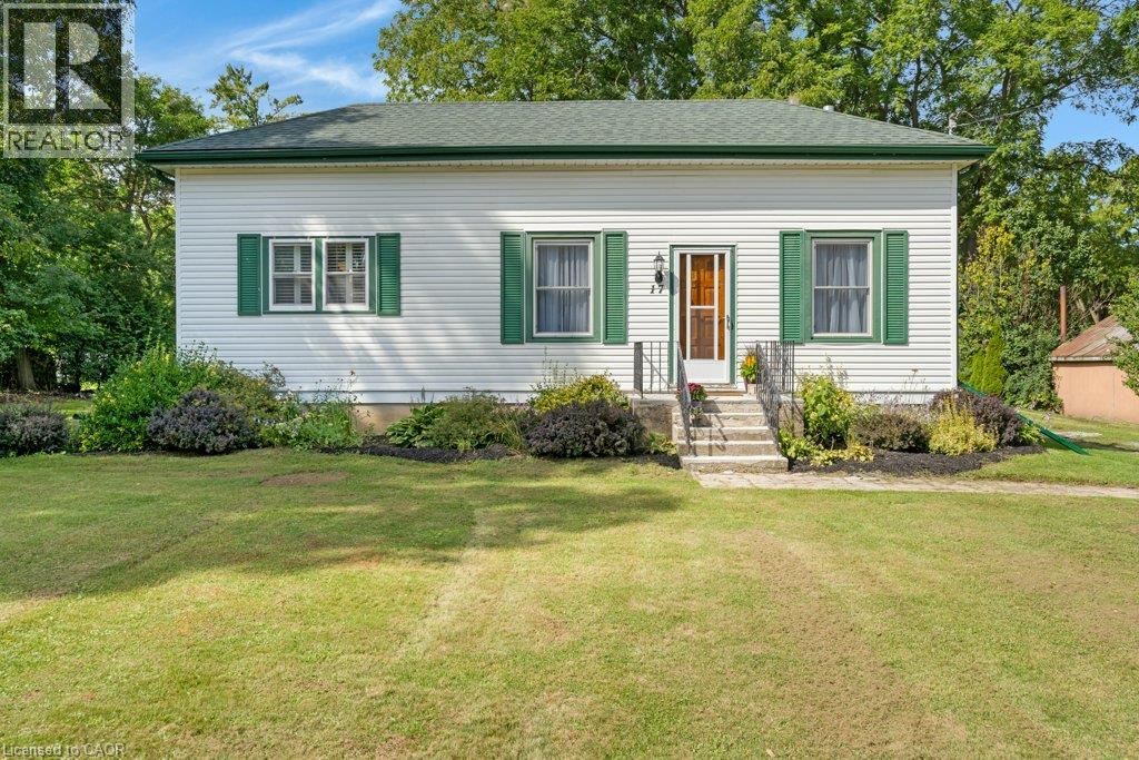 17 QUEEN Street, North Dumfries, Ontario