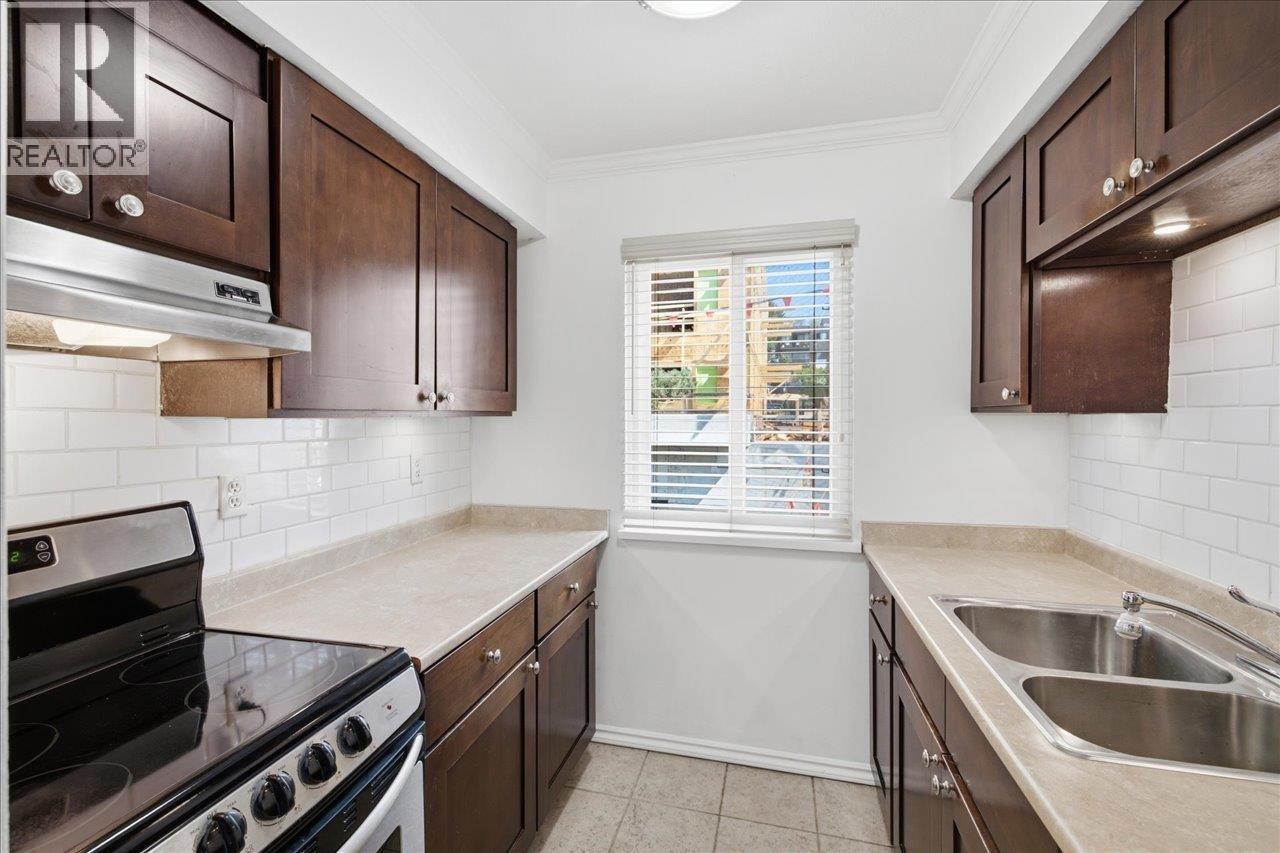 202 212 Forbes Avenue, North Vancouver, British Columbia  V7M 3E5 - Photo 3 - R3159796