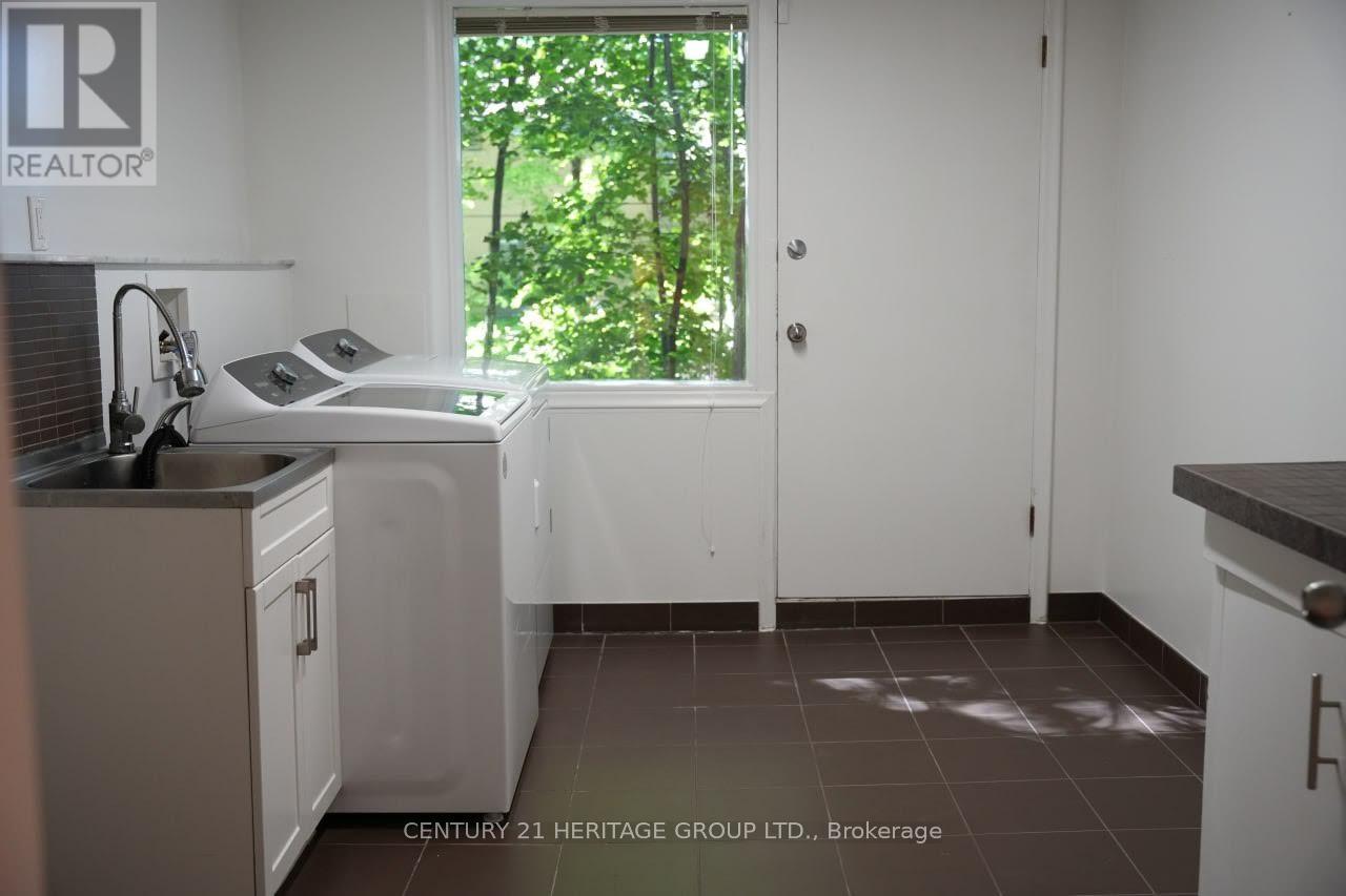 BSMT - 17 HI MOUNT DRIVE, Toronto, Ontario