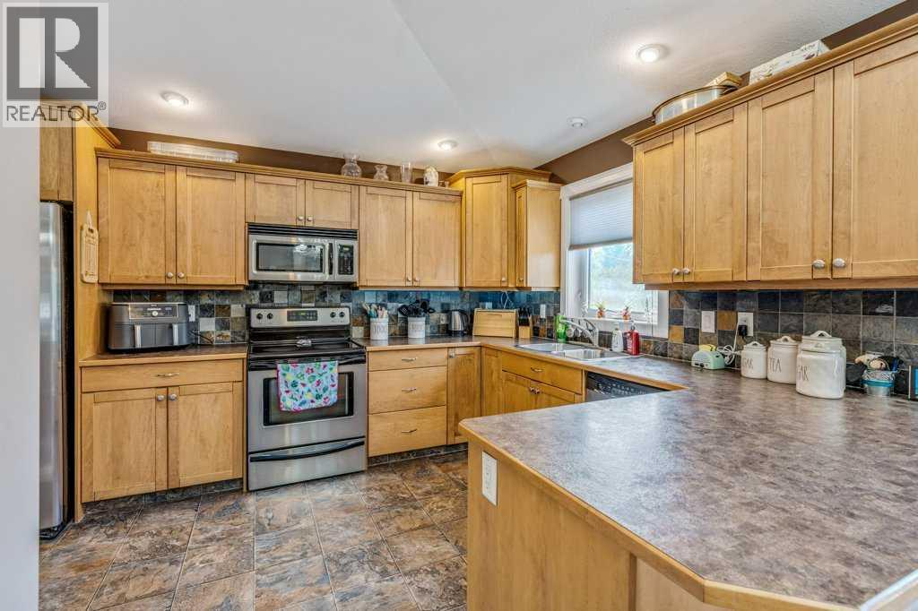 706 Centennial Avenue, Nobleford, Alberta  T0L 1S0 - Photo 9 - A2341042