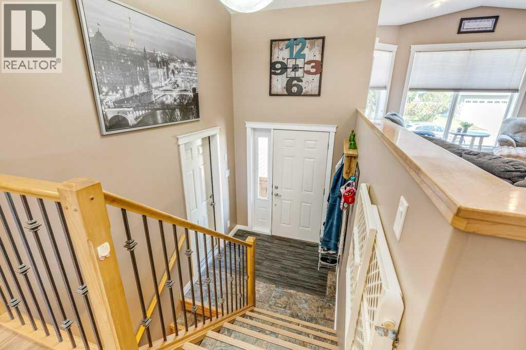 706 Centennial Avenue, Nobleford, Alberta  T0L 1S0 - Photo 3 - A2341042