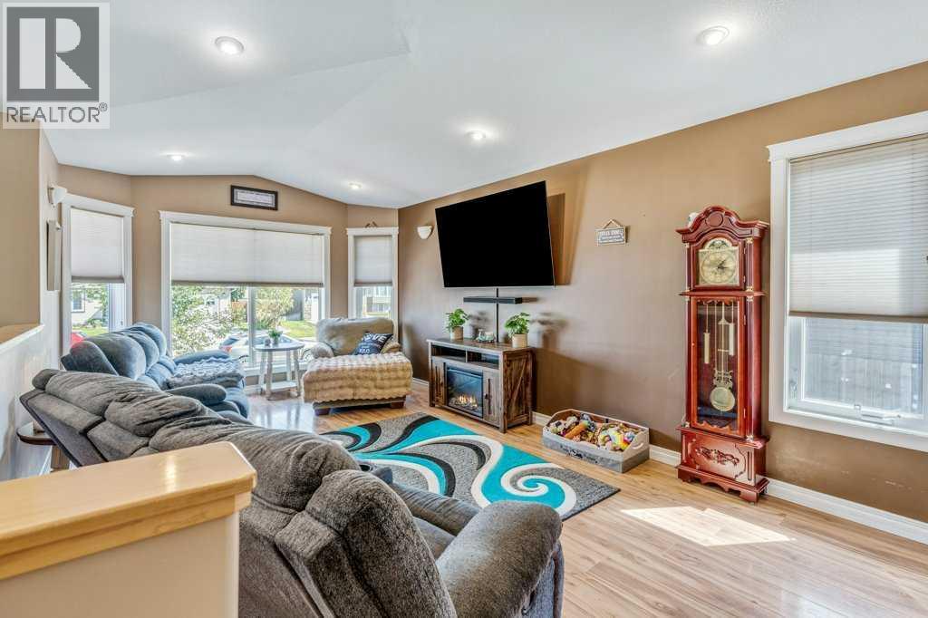 706 Centennial Avenue, Nobleford, Alberta  T0L 1S0 - Photo 4 - A2341042