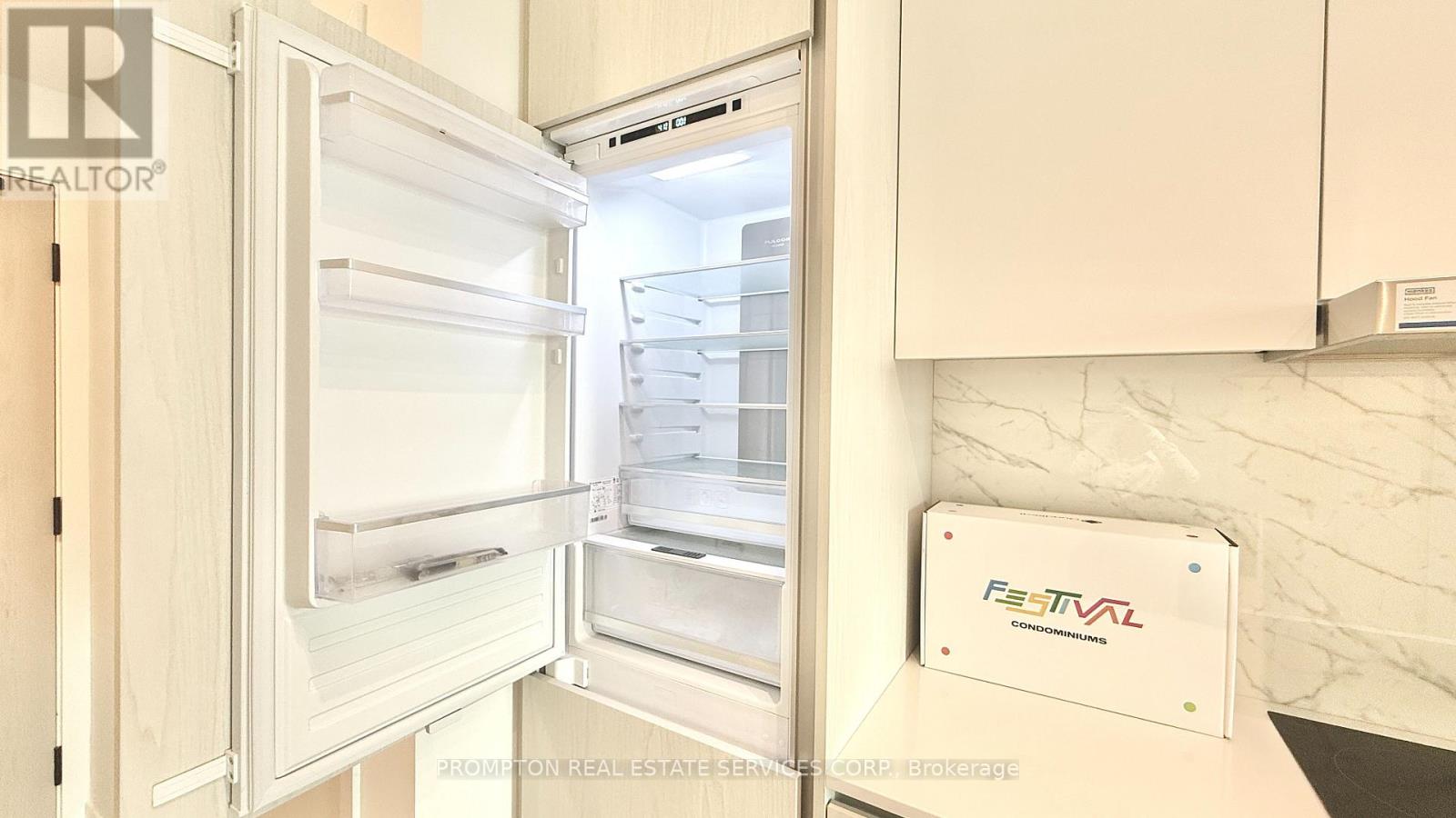 3002 - 28 Interchange Way, Vaughan, Ontario L4K 0P8 - Photo 4 - N13724400