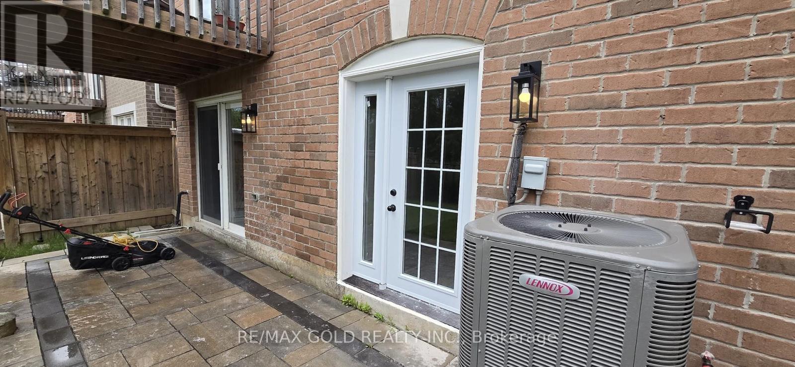 1226 DUIGNAN (LOWER) CRESCENT, Milton, Ontario