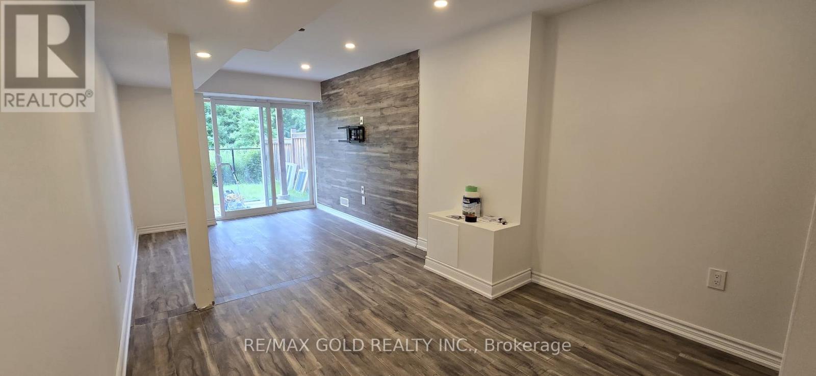 1226 Duignan (Lower) Crescent, Milton, Ontario L9E 1C2 - Photo 11 - W13708692