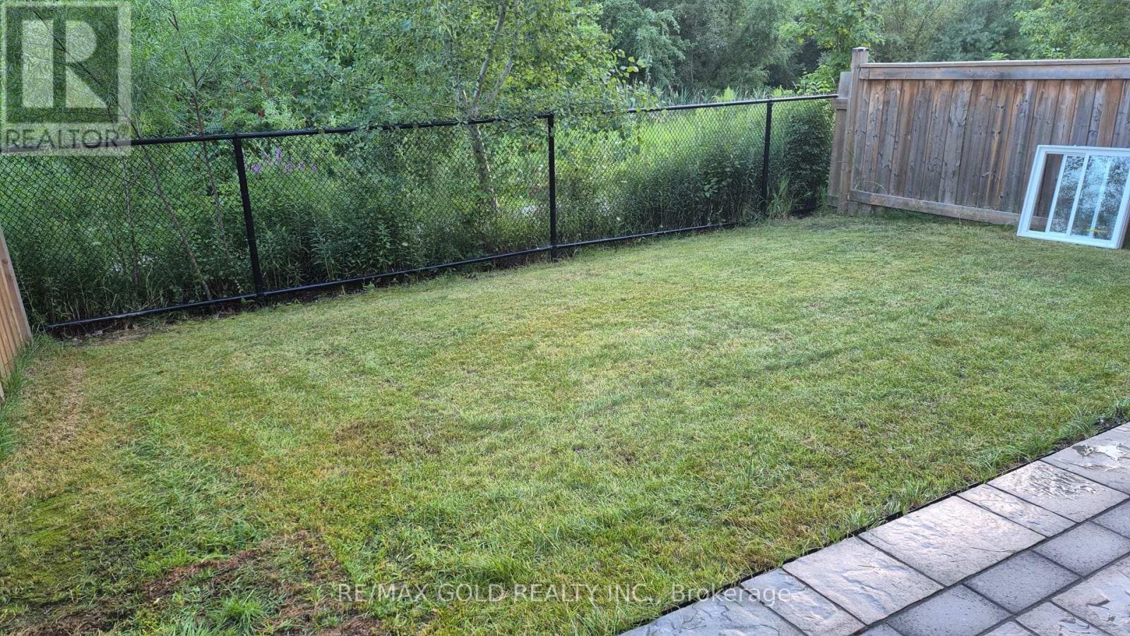 1226 Duignan (Lower) Crescent, Milton, Ontario L9E 1C2 - Photo 18 - W13708692