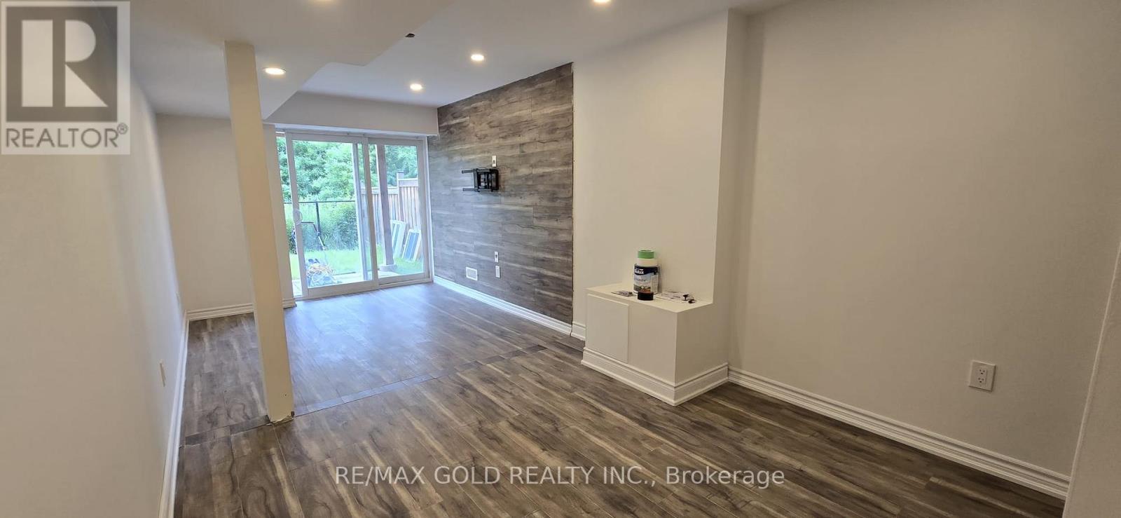 1226 Duignan (Lower) Crescent, Milton, Ontario L9E 1C2 - Photo 10 - W13708692