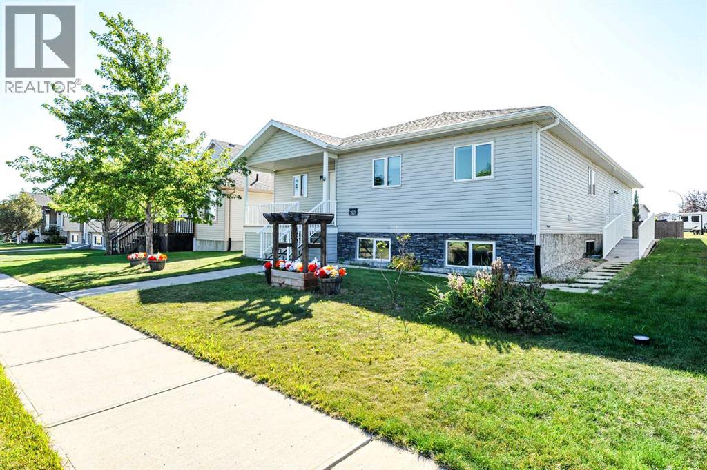 7601 41 Avenue, Camrose, Alberta  T4V 4C7 - Photo 2 - A2340952