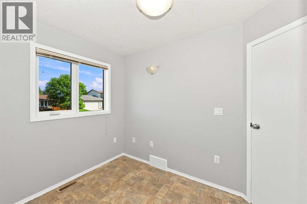 7601 41 Avenue, Camrose, Alberta  T4V 4C7 - Photo 23 - A2340952