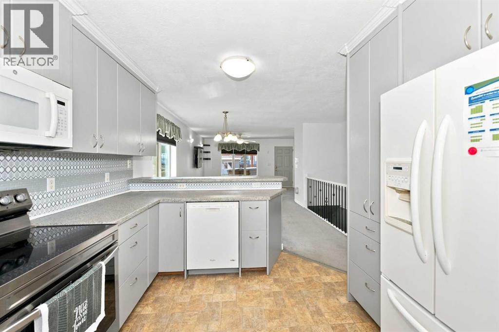 7601 41 Avenue, Camrose, Alberta  T4V 4C7 - Photo 6 - A2340952