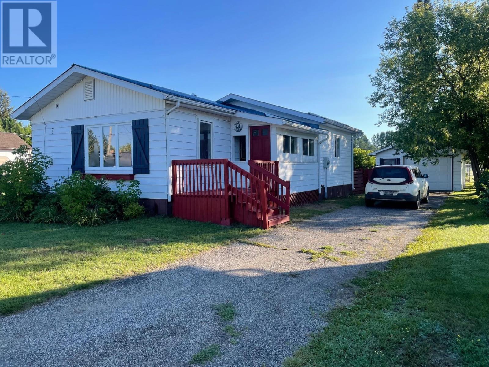 36 Clergue ST, Kakabeka Falls, Ontario