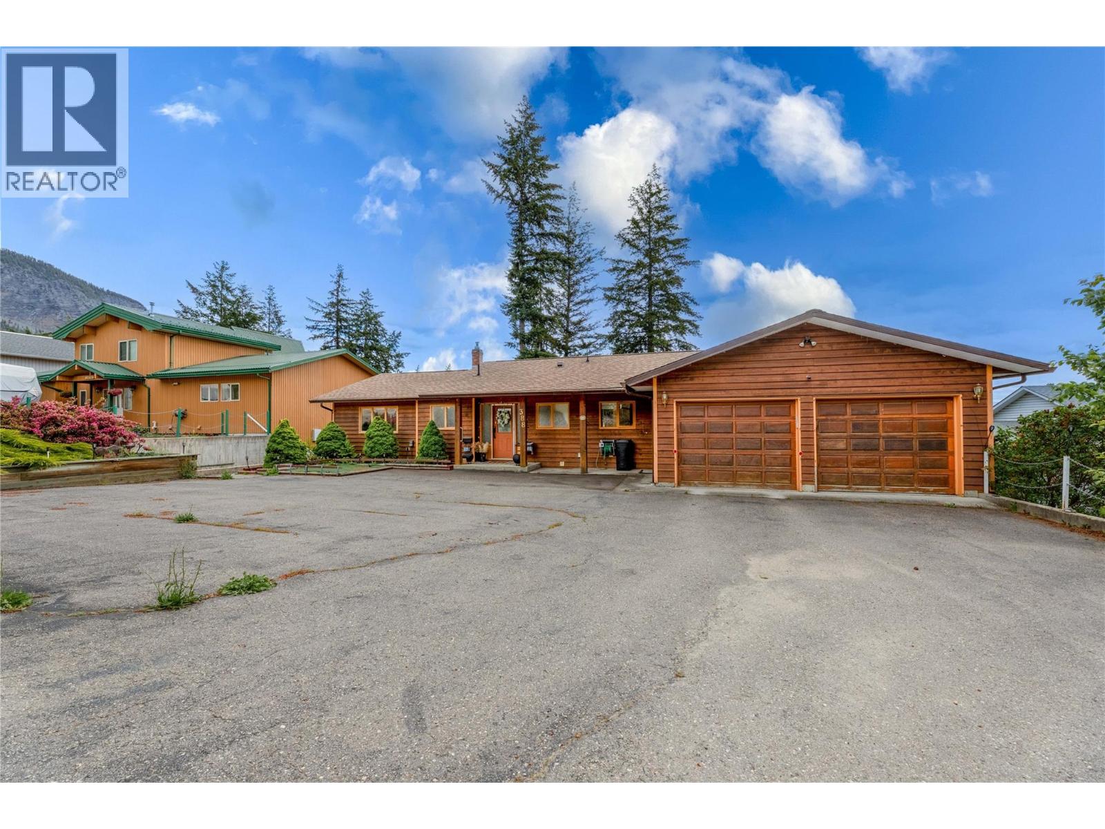 388 Sumac Road, Tappen, British Columbia  V0E 2X1 - Photo 3 - 10389682