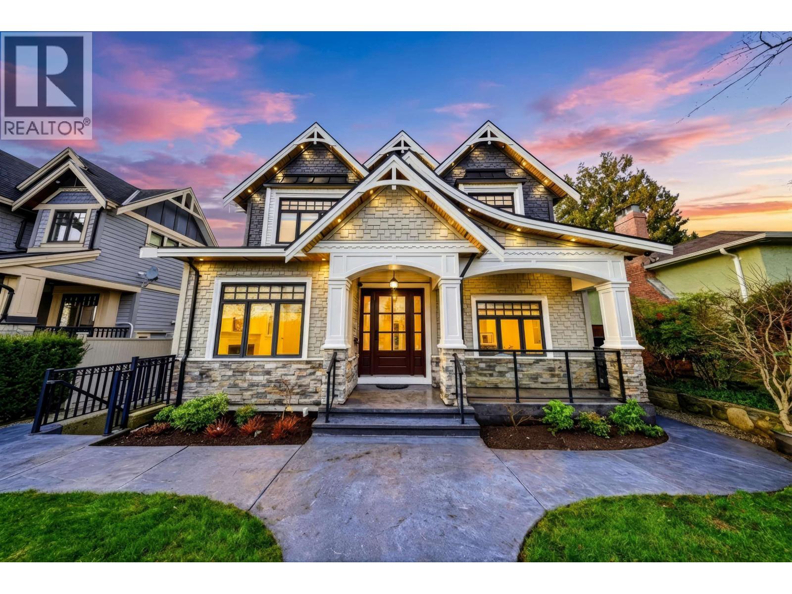 1919 DUBLIN STREET, New Westminster, British Columbia