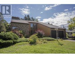 1702 Glenwood CRES, Thunder Bay, Ontario
