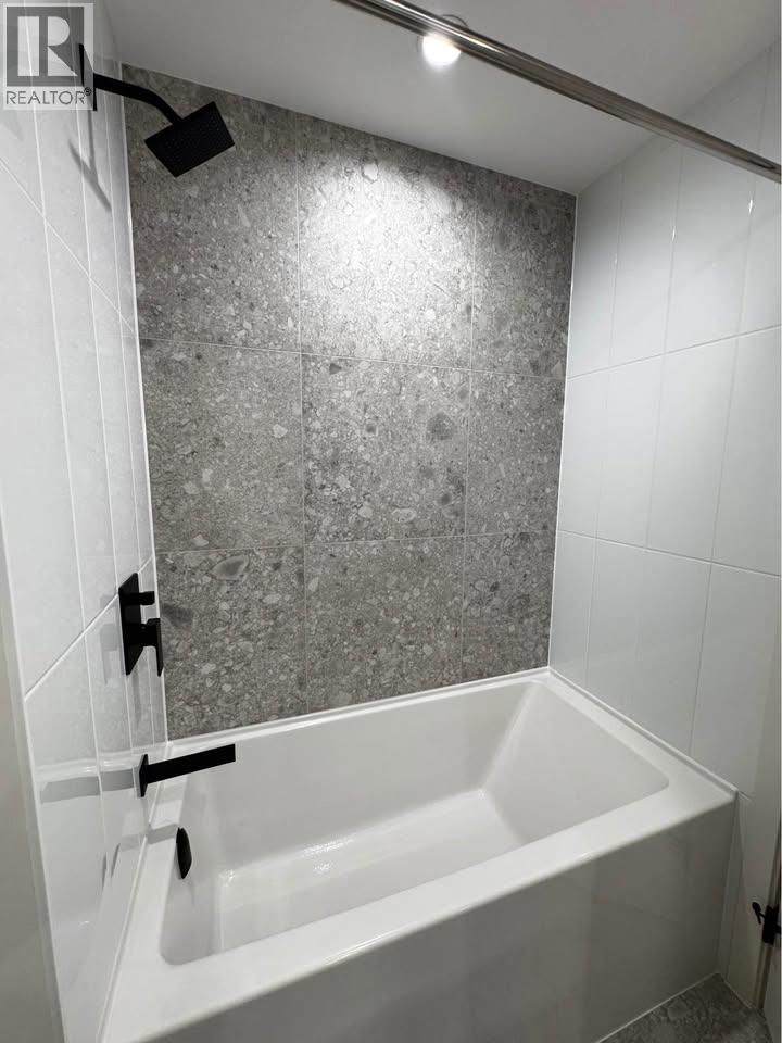 305 2015 St Johns St, Port Moody, British Columbia  V3H 0N5 - Photo 8 - R3159801