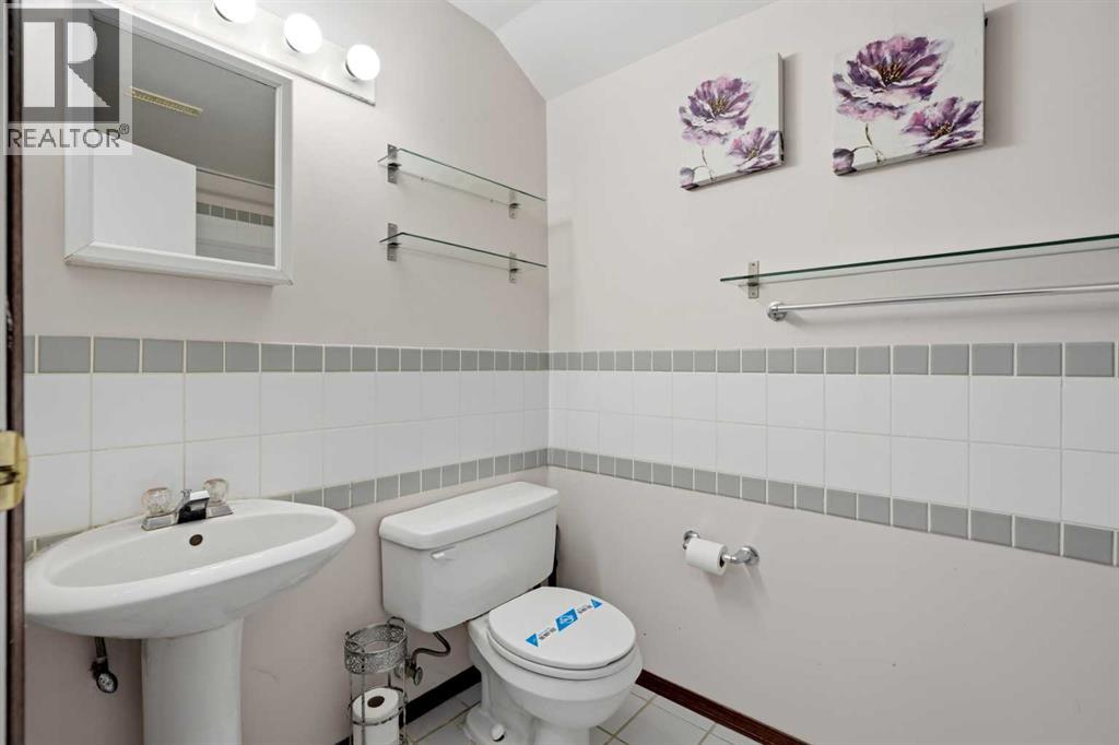175 Shannon Circle SW, Calgary, Alberta  T2Y 2L1 - Photo 40 - A2326498