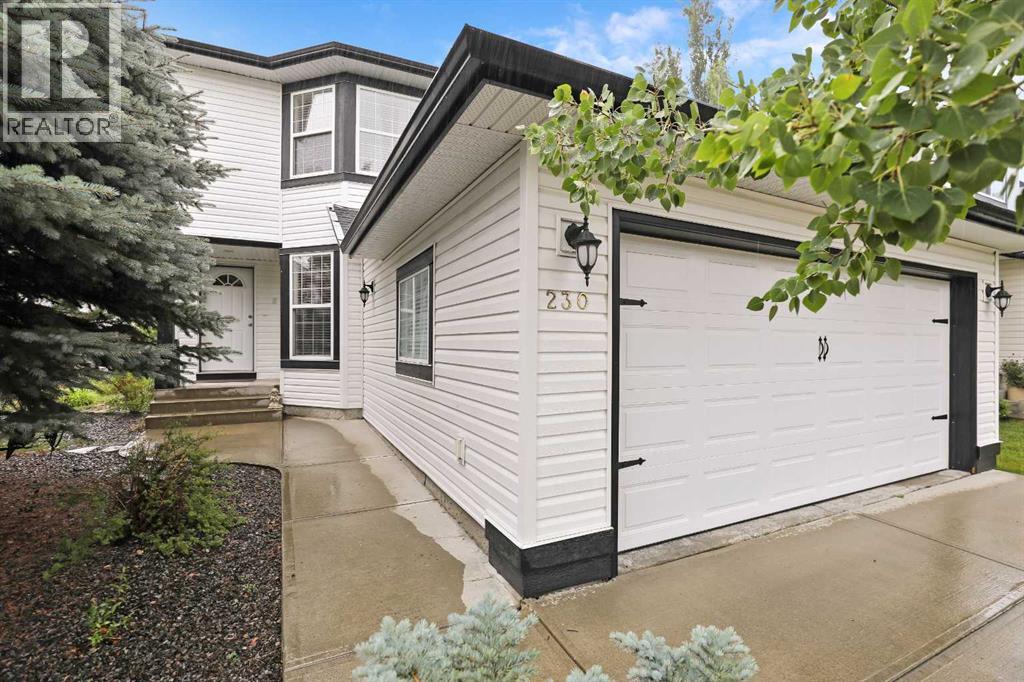 230 Shannon Square SW, Calgary, Alberta  T2Y 4K2 - Photo 2 - A2337821