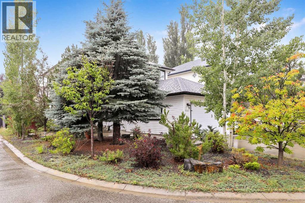 230 Shannon Square SW, Calgary, Alberta  T2Y 4K2 - Photo 3 - A2337821