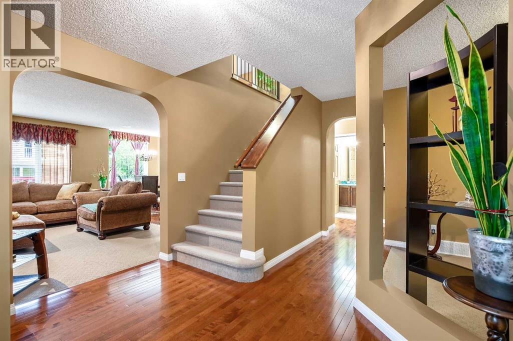 230 Shannon Square SW, Calgary, Alberta  T2Y 4K2 - Photo 5 - A2337821