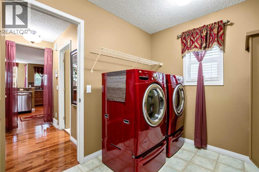 230 Shannon Square SW, Calgary, Alberta  T2Y 4K2 - Photo 7 - A2337821
