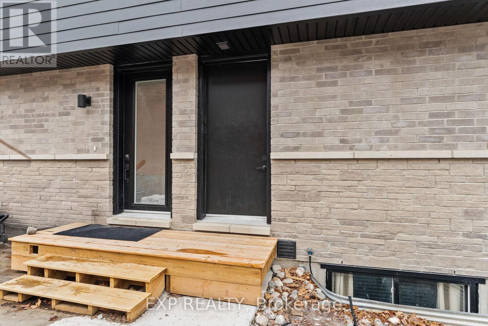 234-236 Woodroffe Avenue, Ottawa, Ontario  K2A 3V4 - Photo 2 - X13724478