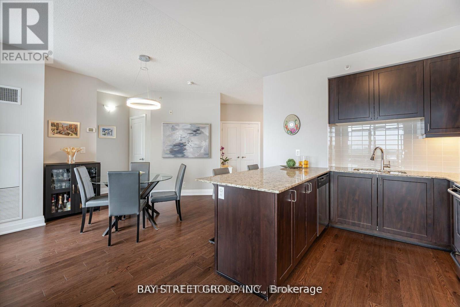 616 - 24 Woodstream Boulevard W, Vaughan, Ontario  L4L 8C4 - Photo 11 - N13724486