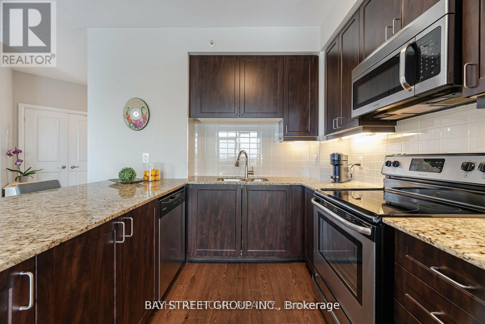 616 - 24 Woodstream Boulevard W, Vaughan, Ontario  L4L 8C4 - Photo 13 - N13724486