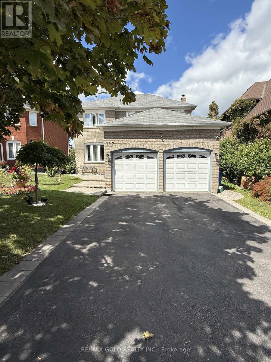 117 Sal Circle, Brampton, Ontario L6R 1H5 - Photo 2 - W13724482
