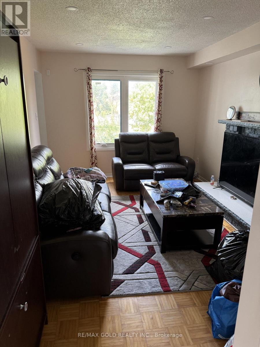 117 Sal Circle, Brampton, Ontario L6R 1H5 - Photo 8 - W13724482