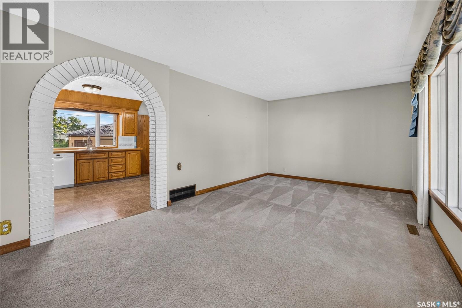 27 Ellison Crescent, Regina, Saskatchewan  S4R 4V4 - Photo 11 - SK046951