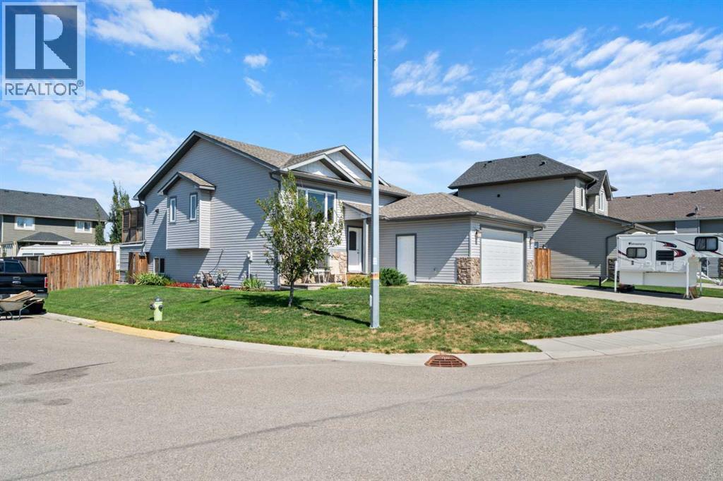 1546 Idaho Street, Carstairs, Alberta  T0M 0N0 - Photo 2 - A2340510