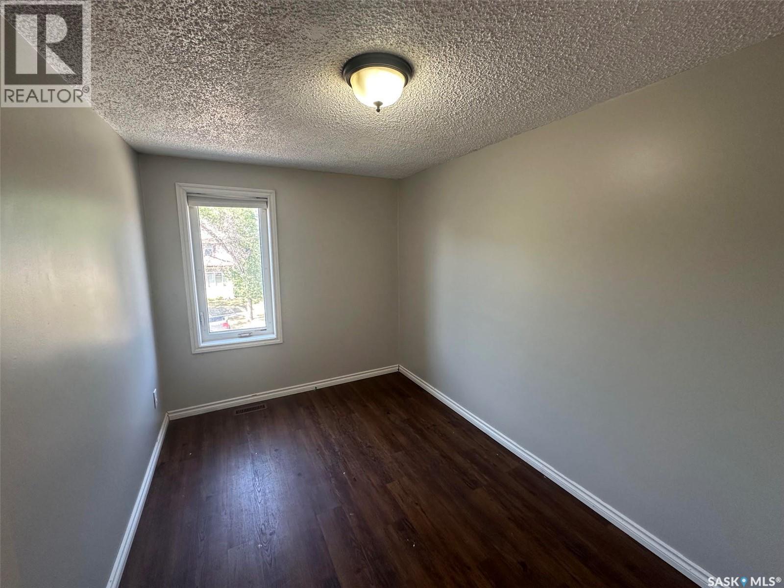 821 6th Avenue Nw, Moose Jaw, Saskatchewan  S6H 4A2 - Photo 10 - SK046984
