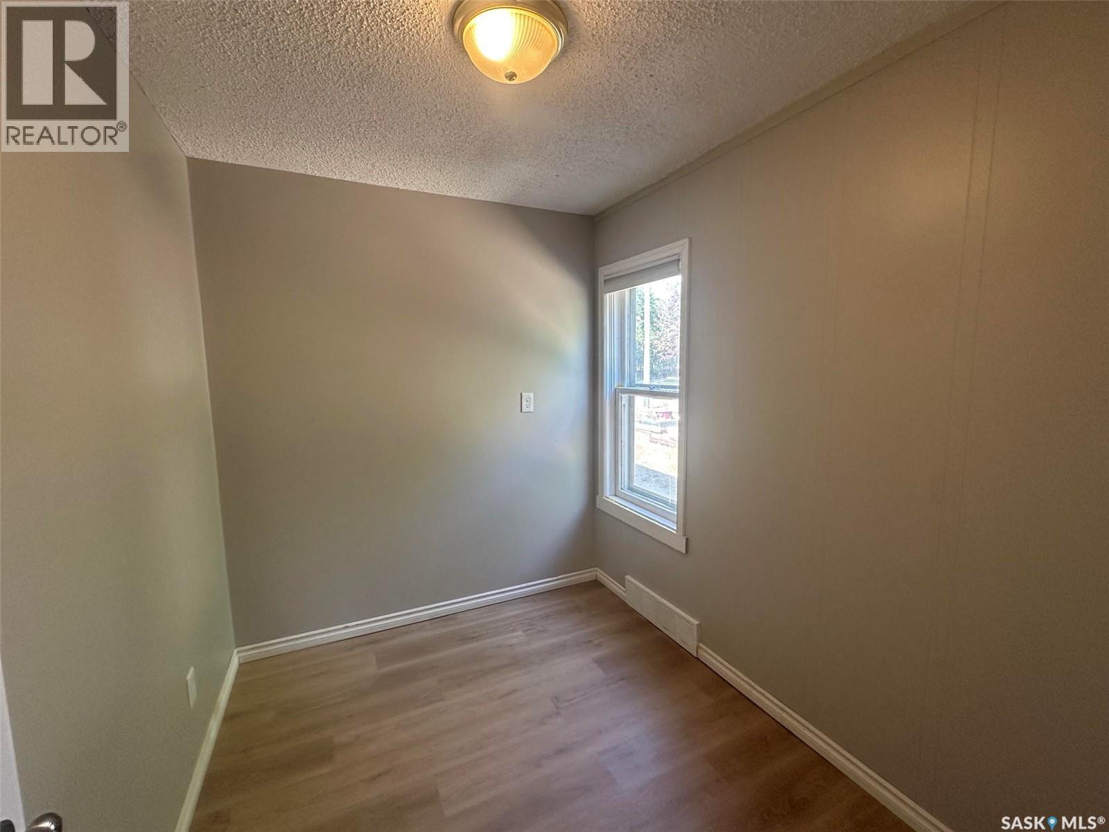 821 6th Avenue Nw, Moose Jaw, Saskatchewan  S6H 4A2 - Photo 12 - SK046984