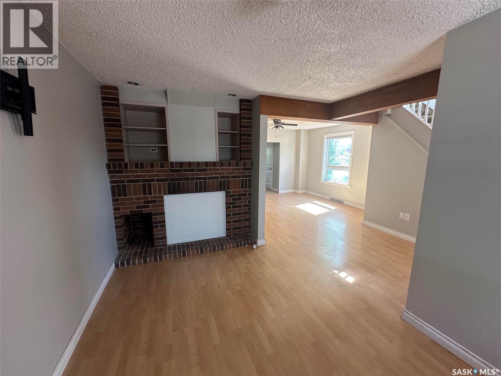 821 6th Avenue Nw, Moose Jaw, Saskatchewan  S6H 4A2 - Photo 3 - SK046984