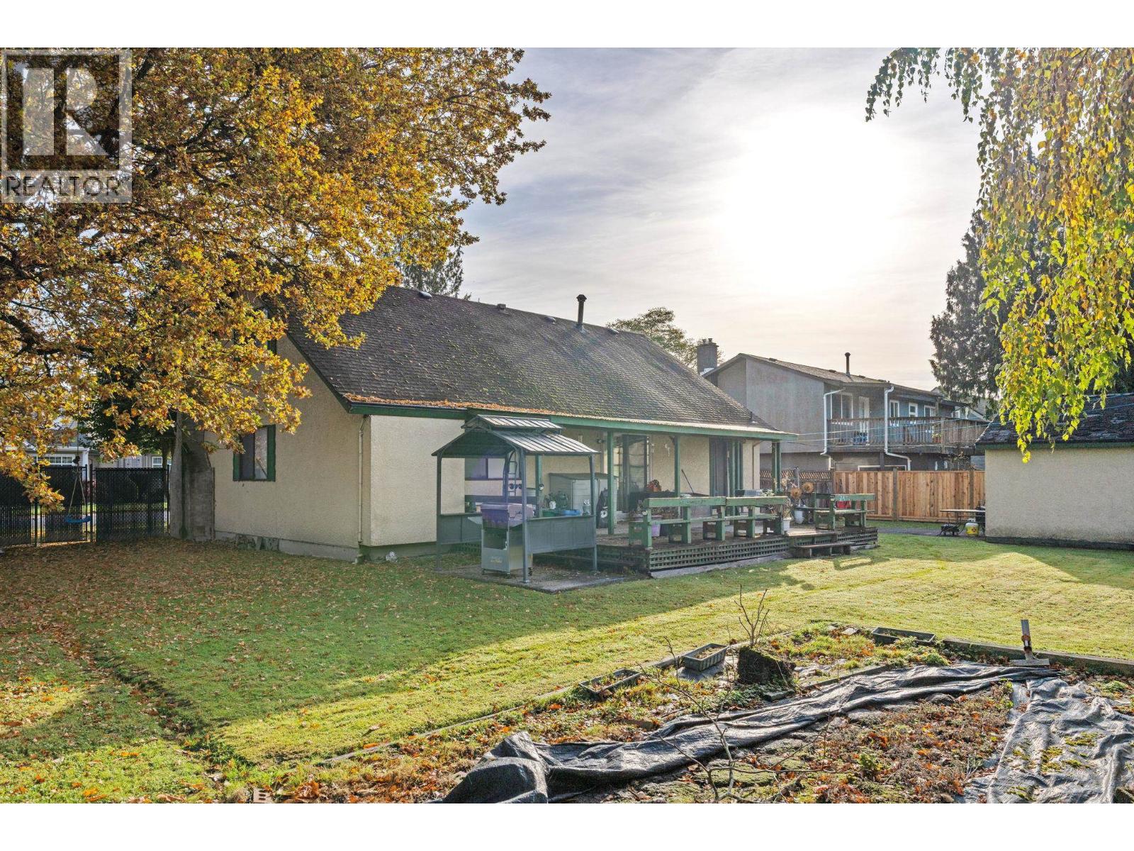 4457 46b Street, Ladner, British Columbia  V4K 2M8 - Photo 4 - R3068237