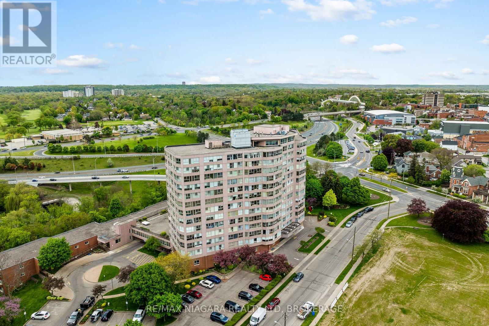 502 - 7 Gale Crescent, St. Catharines, Ontario  L2R 7M8 - Photo 1 - X13724524