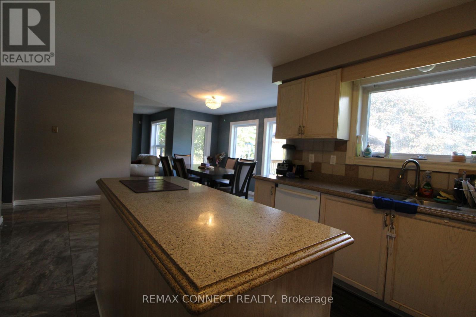 80 Kennett Drive, Whitby, Ontario  L1P 1L5 - Photo 5 - E13724522
