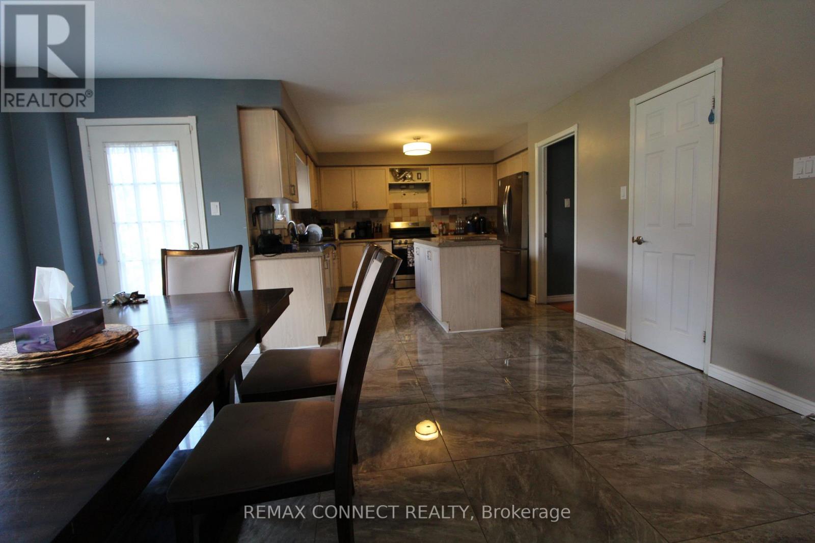 80 Kennett Drive, Whitby, Ontario  L1P 1L5 - Photo 6 - E13724522