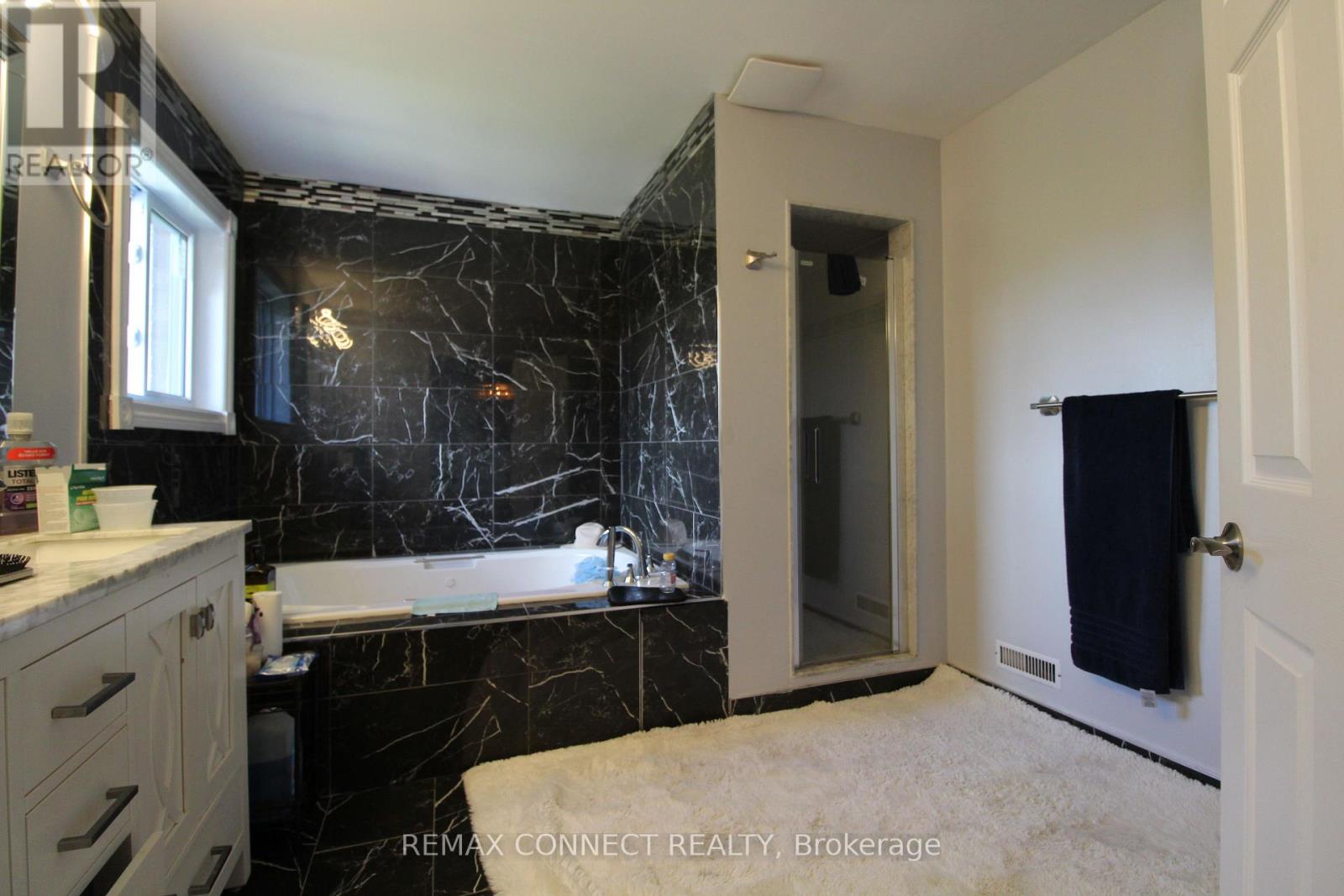 80 Kennett Drive, Whitby, Ontario  L1P 1L5 - Photo 9 - E13724522