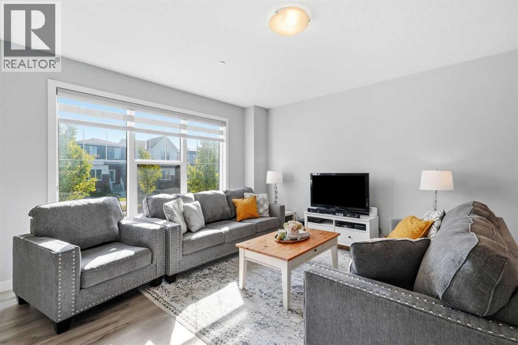 39 Lucas Boulevard NW, Calgary, Alberta  T3P 1H9 - Photo 4 - A2339569