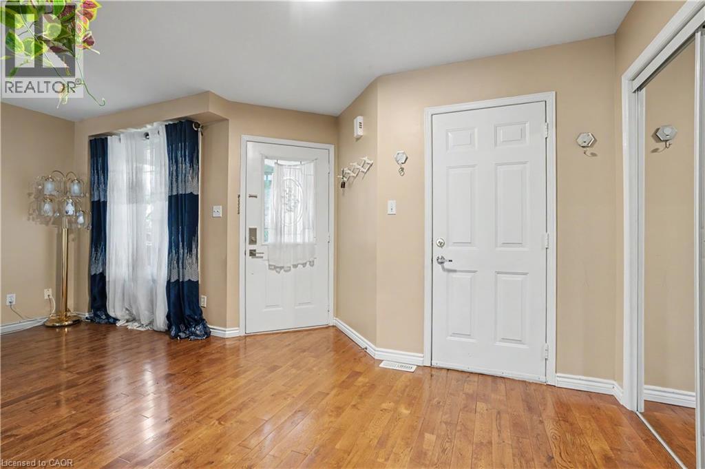 332 Brembel Crescent, Kitchener, Ontario  N2B 3W9 - Photo 5 - 40857888