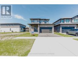 8 MOON CRESCENT, Cambridge, Ontario