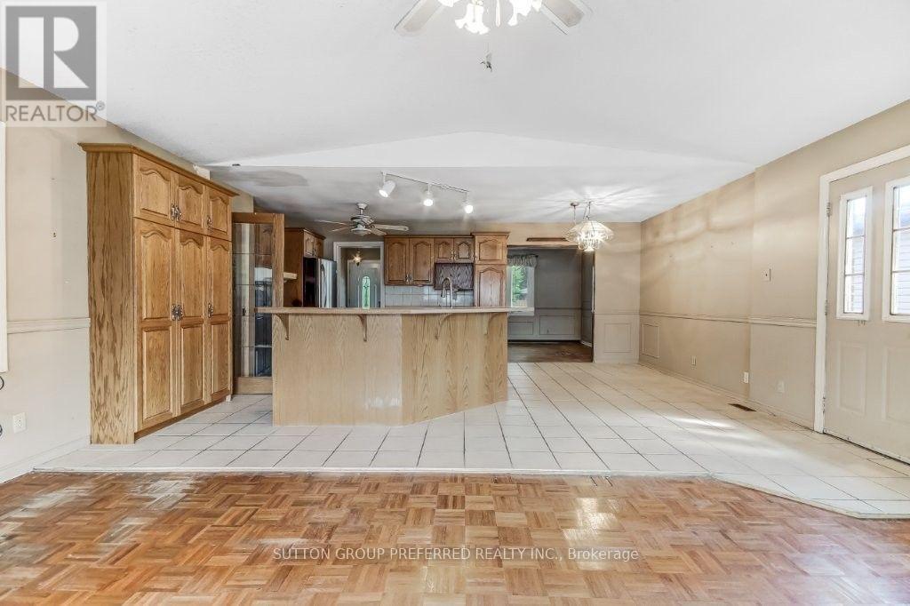 1 Pickwick Place, London East, Ontario  N5V 2P6 - Photo 3 - X13724542