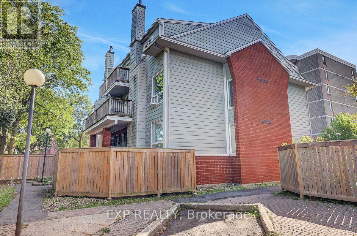 F - 20 HART AVENUE, Ottawa, Ontario