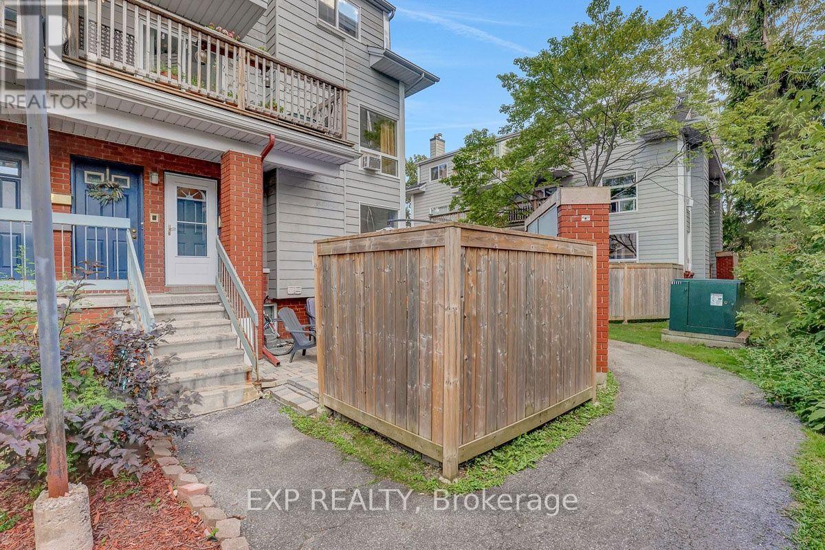 F - 20 Hart Avenue, Ottawa, Ontario  K1K 4H8 - Photo 2 - X13724558