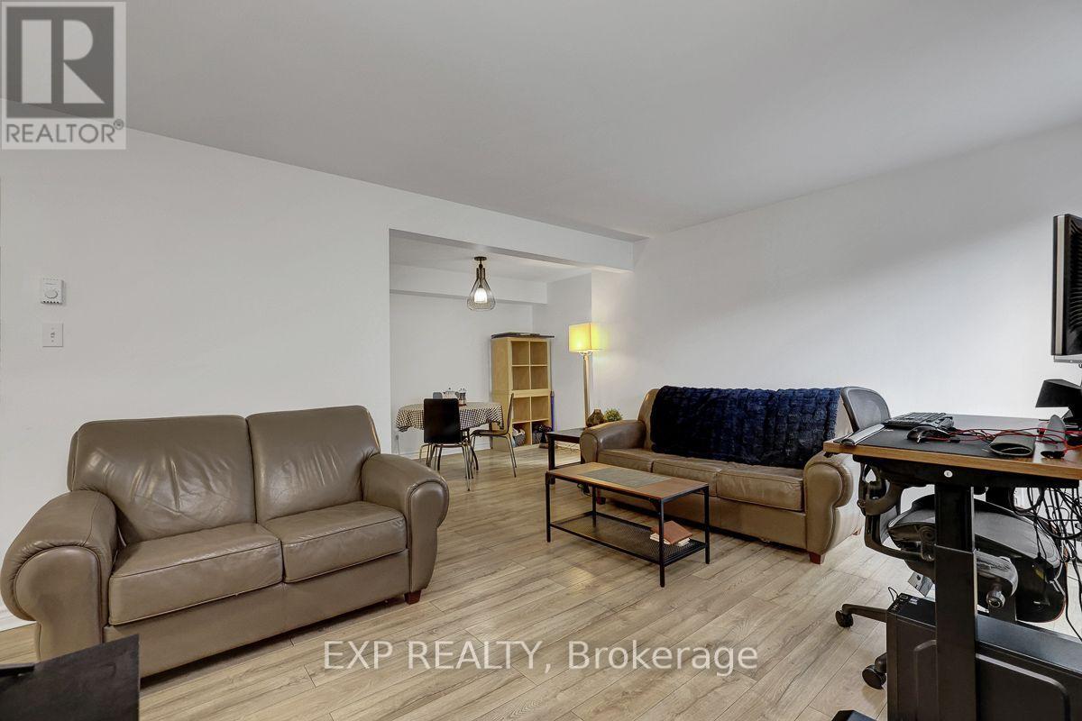 F - 20 Hart Avenue, Ottawa, Ontario  K1K 4H8 - Photo 5 - X13724558